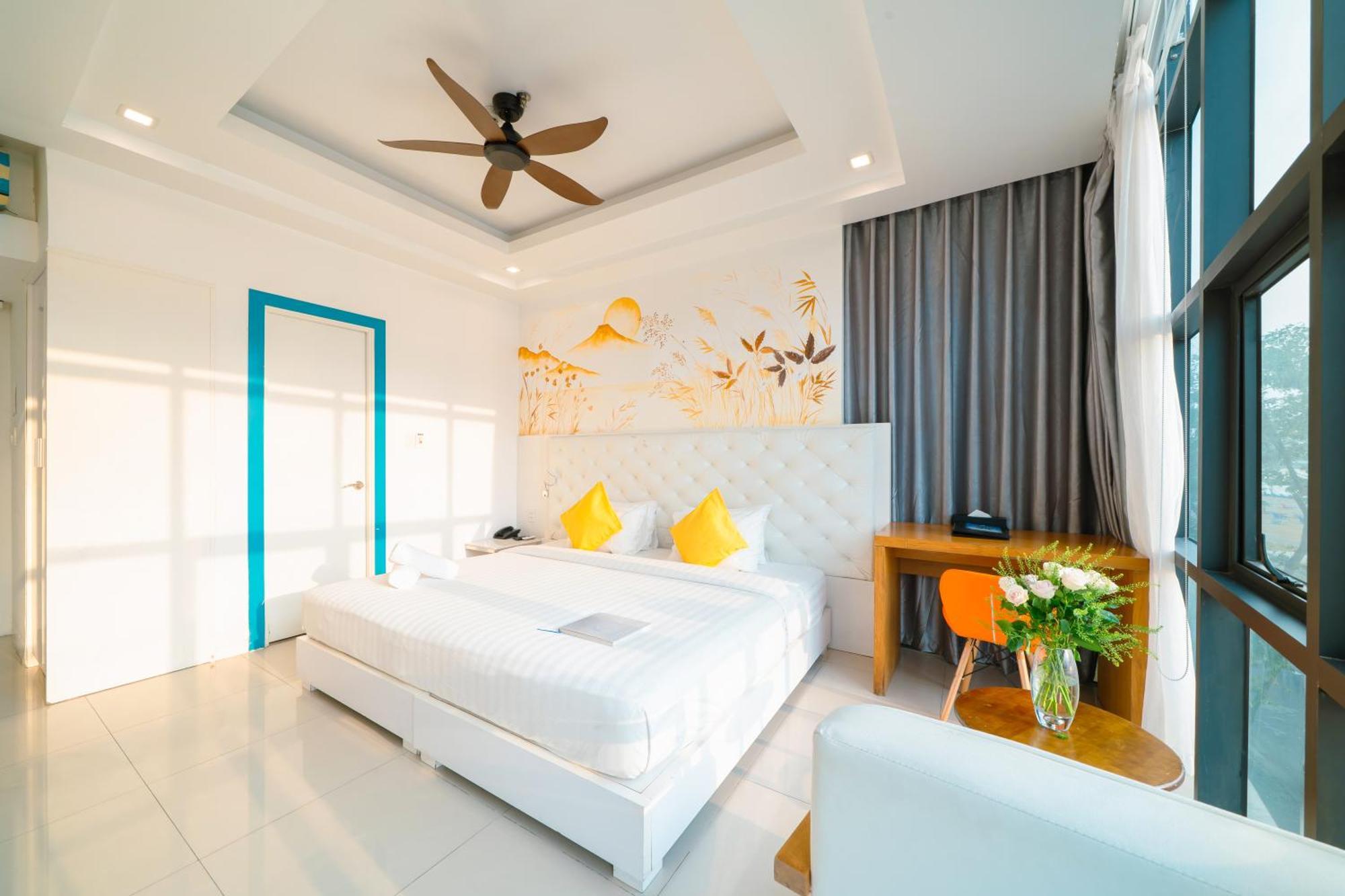 Star City Riverside Hotel By Haviland Da Nang Exterior photo